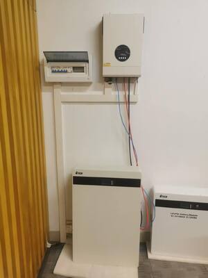 51.2V100AH 5KWH Wall Mounted LiFePO4 Battery Long Cycle Life