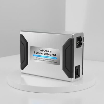 Pack de batterie de scooter électrique à recharge rapide Système de gestion de la batterie amélioré fournissant des performances stables et une durée de vie prolongée