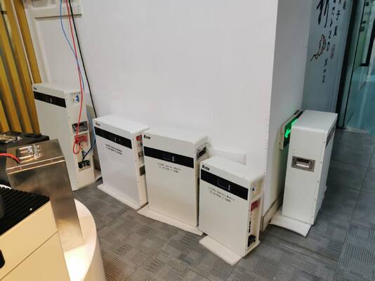 G TECH 51.2V100AH 5KWH Pièces LiFePO4 montées sur le mur Garantie longue durée de vie